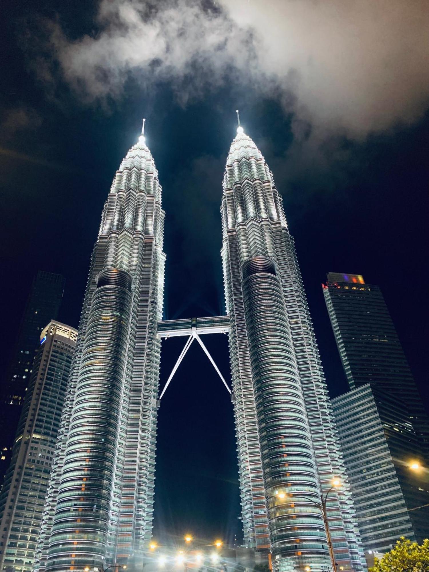 Scarletz Suites Klcc By Gc Luxury Suites Kuala Lumpur Exterior photo